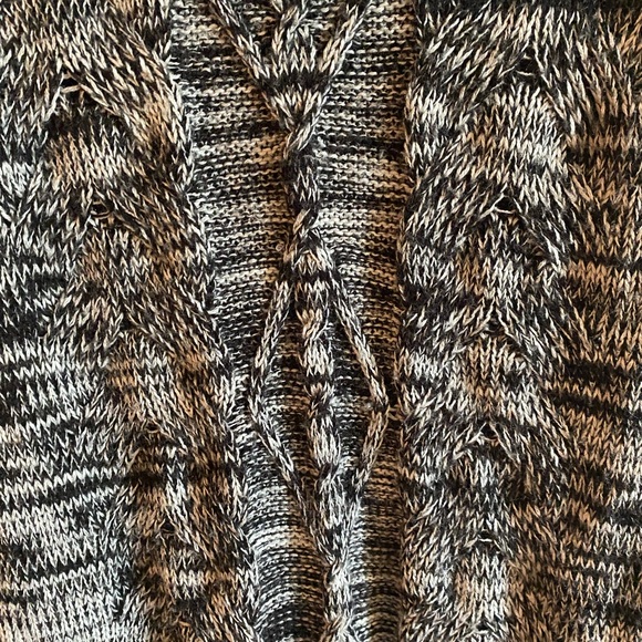 Black and White Textured Sweater - Picture 5 of 6